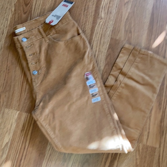 Levi's Pants - BNWT Levi’s 721 High rise Skinny corduroy 14 Short